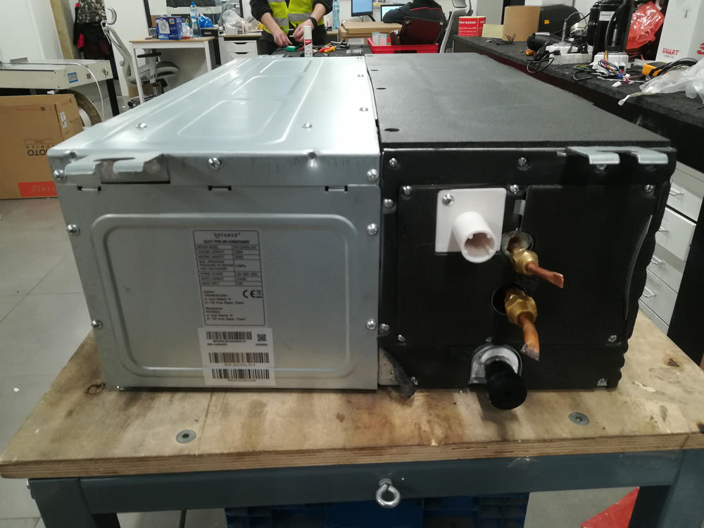 Wyprzedaż (W1017) Klimatyzator ROTENSO RVF-22V3IDL R10 wew.