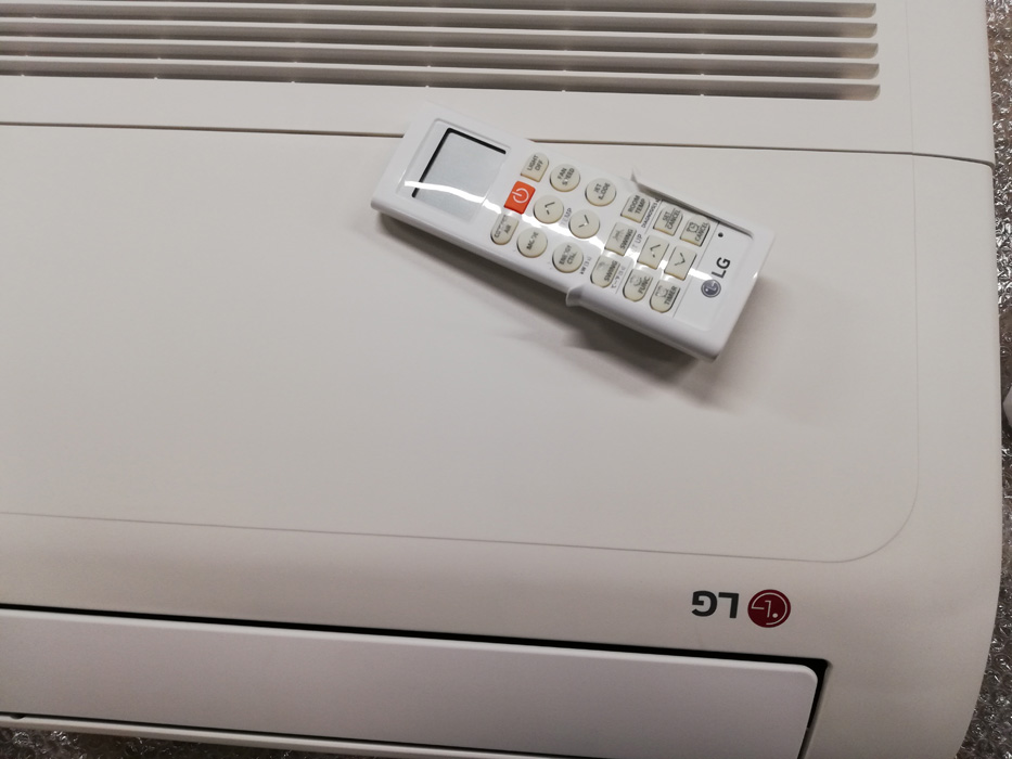 Wyprzedaż (WA52) KLIMATYZATOR LG PODŁOGOWO CV09.NE2 WEW.