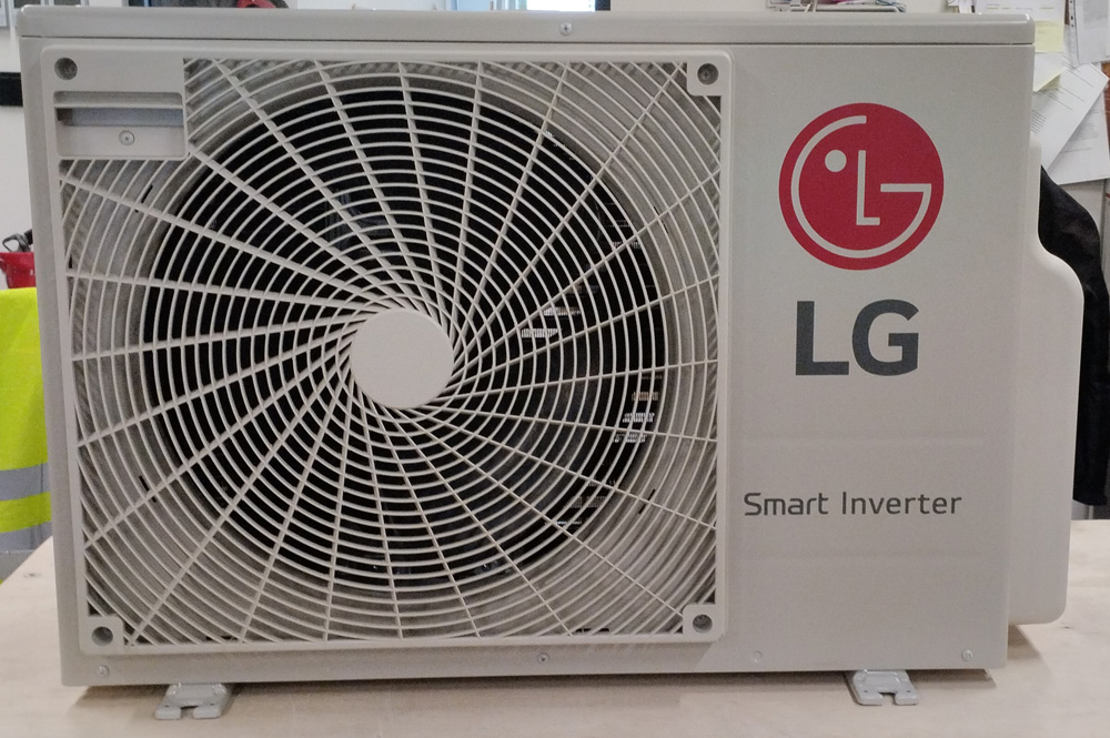 Wyprzedaż (WA155) KLIMATYZATOR LG  UU09WR.UL0 ZEW