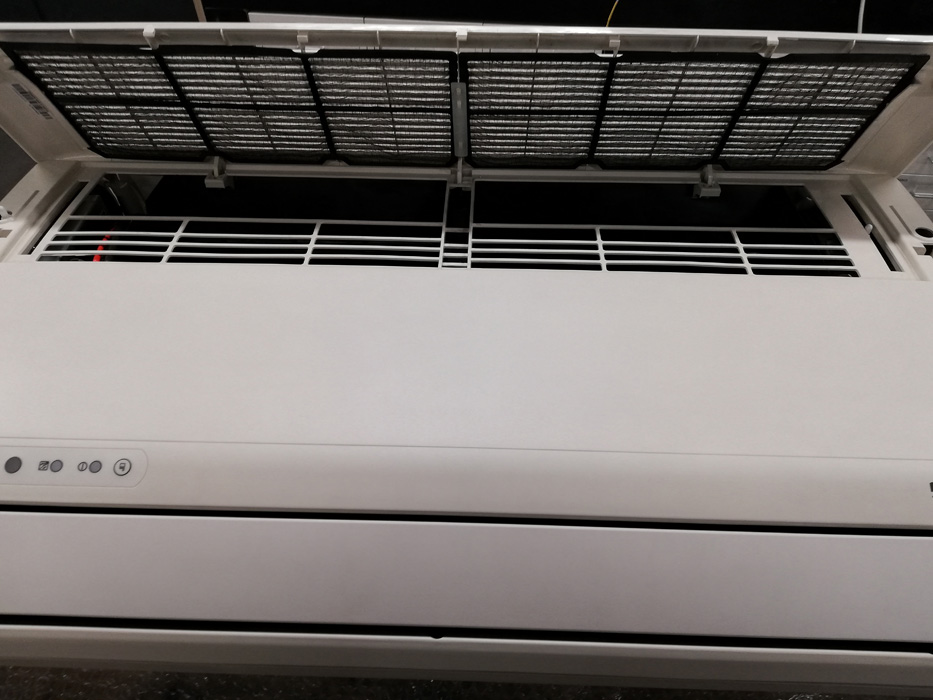 Wyprzedaż (WA52) KLIMATYZATOR LG PODŁOGOWO CV09.NE2 WEW.