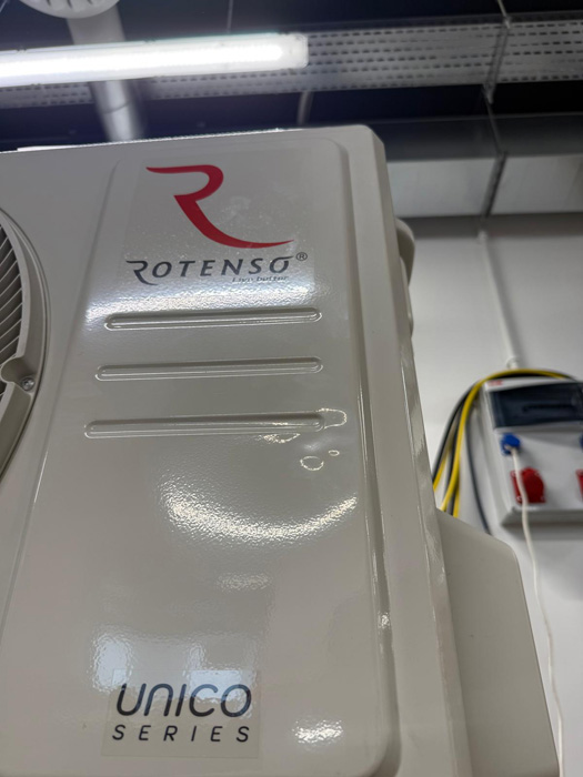 Wyprzedaż (WC205) Klimatyzator ROTENSO UNICO UO35Xo R14 j.zew